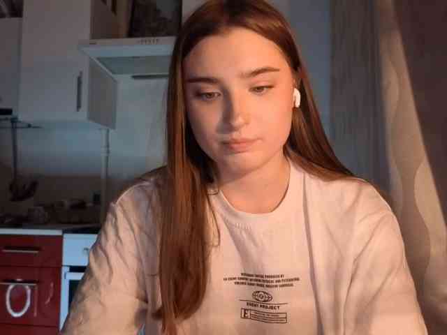 ChristiaPettet webcam