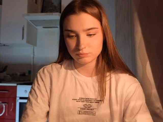 ChristiaPettet webcam