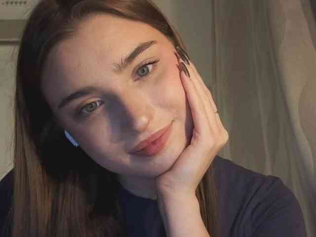 ChristiaPettet webcam