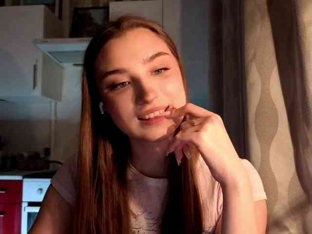 ChristiaPettet webcam