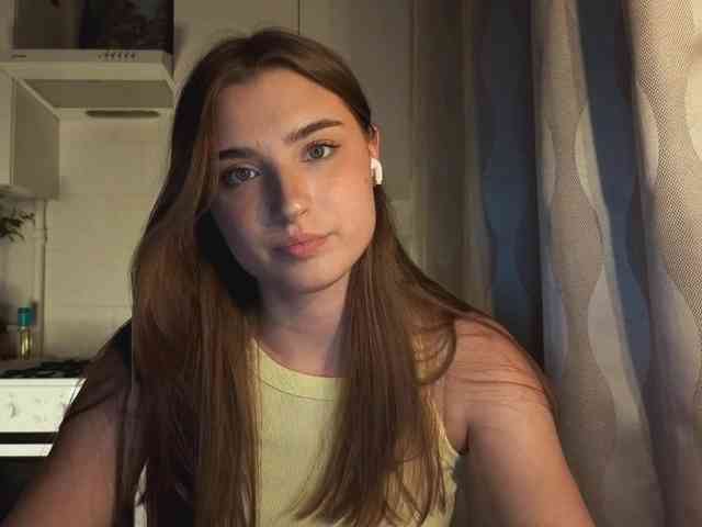 ChristiaPettet webcam