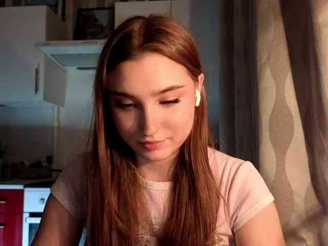 ChristiaPettet webcam