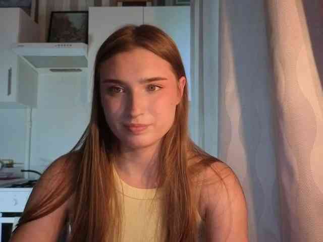 ChristiaPettet webcam