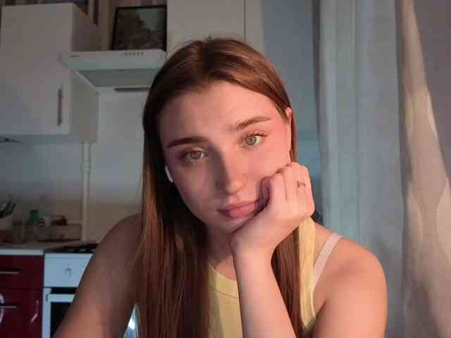 ChristiaPettet webcam