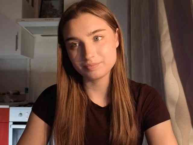 ChristiaPettet webcam