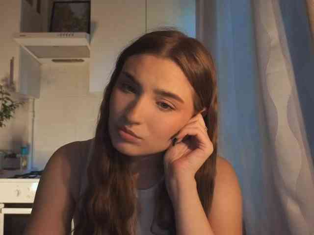 ChristiaPettet webcam