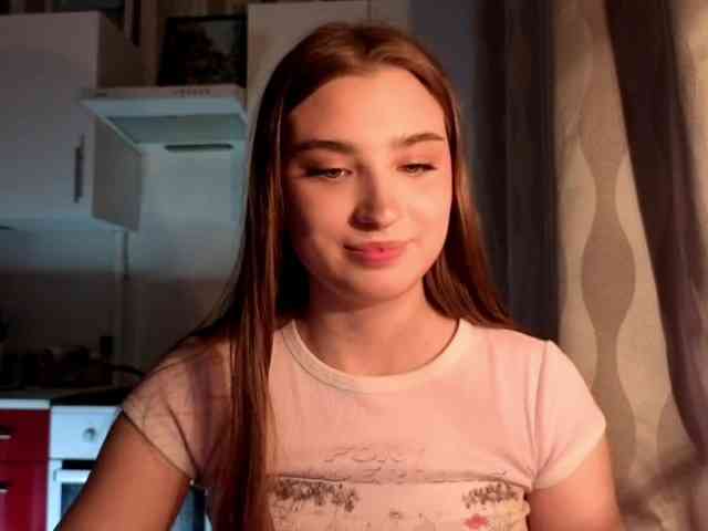 ChristiaPettet webcam