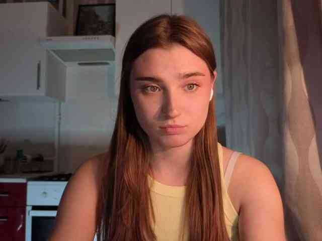 ChristiaPettet webcam