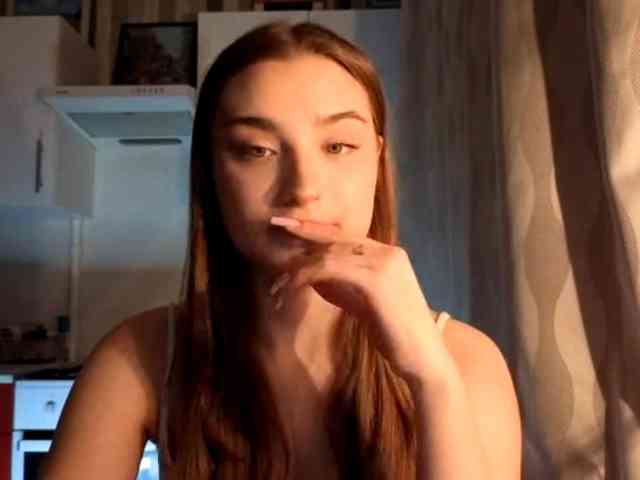 ChristiaPettet webcam