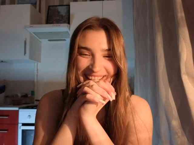 ChristiaPettet webcam