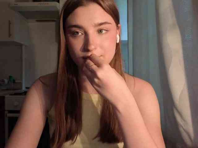 ChristiaPettet webcam