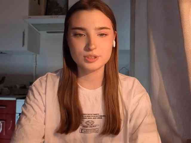 ChristiaPettet webcam