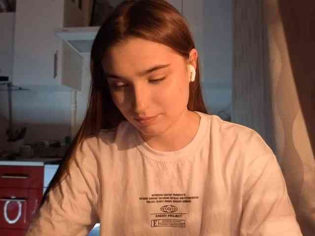 ChristiaPettet webcam