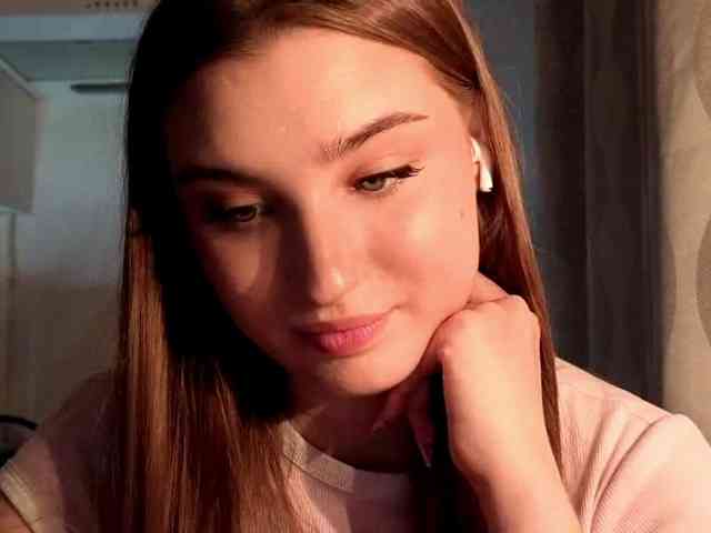 ChristiaPettet webcam