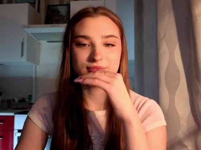 ChristiaPettet webcam