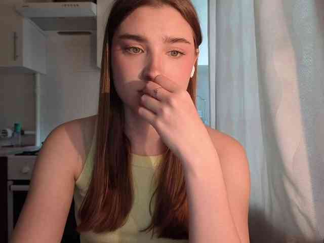 ChristiaPettet webcam