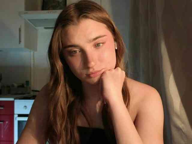 ChristiaPettet webcam