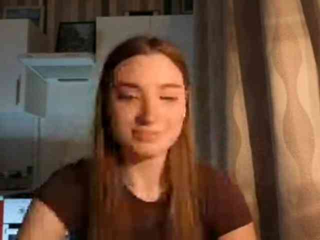 ChristiaPettet webcam