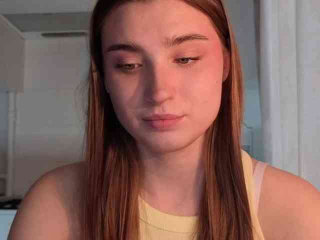 ChristiaPettet webcam