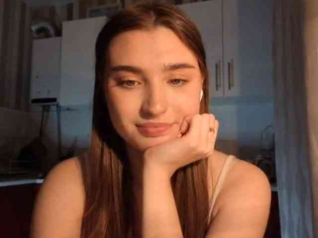 ChristiaPettet webcam