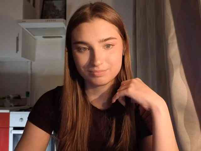 ChristiaPettet webcam