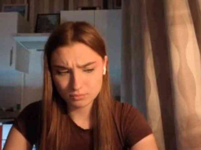 ChristiaPettet webcam