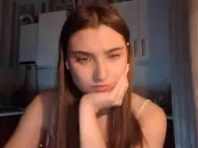 ChristiaPettet webcam