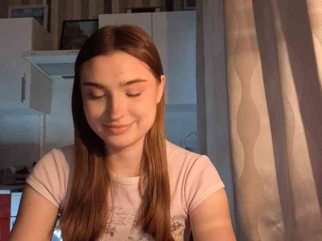 ChristiaPettet webcam