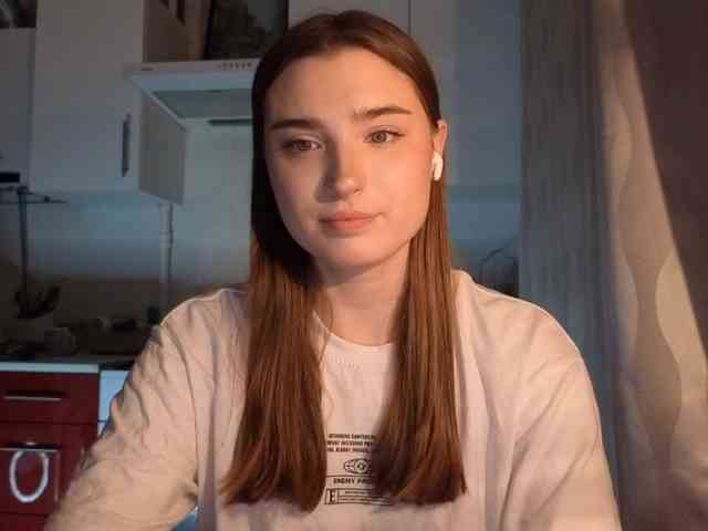 ChristiaPettet webcam