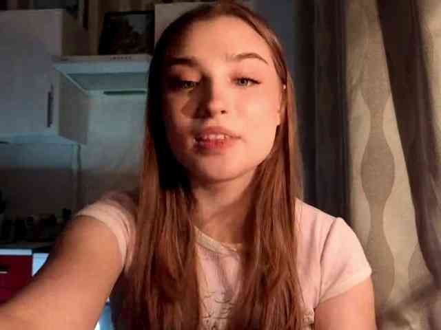 ChristiaPettet webcam