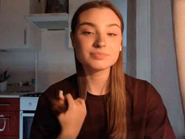 ChristiaPettet webcam