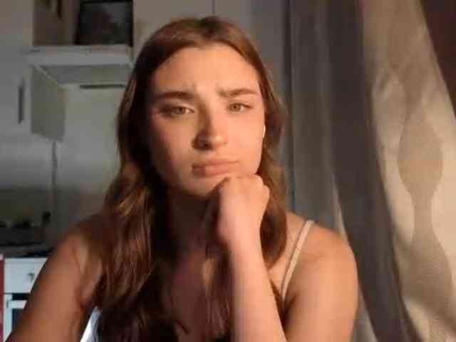ChristiaPettet webcam