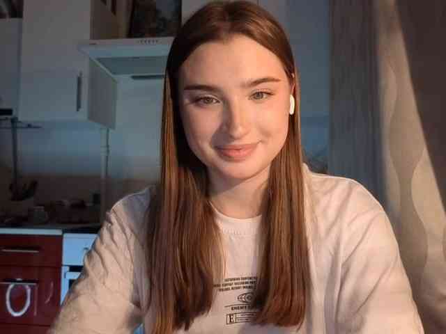 ChristiaPettet webcam