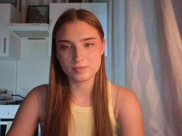 ChristiaPettet webcam