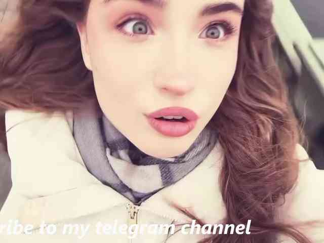 ChristiaPettet webcam