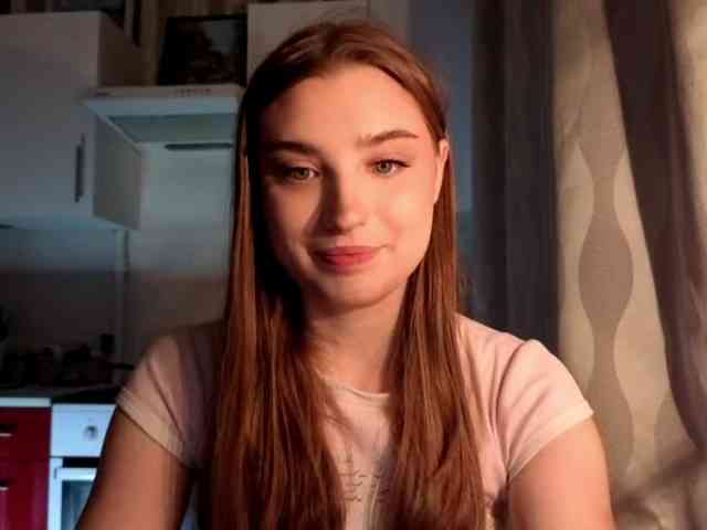 ChristiaPettet webcam