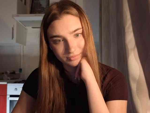 ChristiaPettet webcam