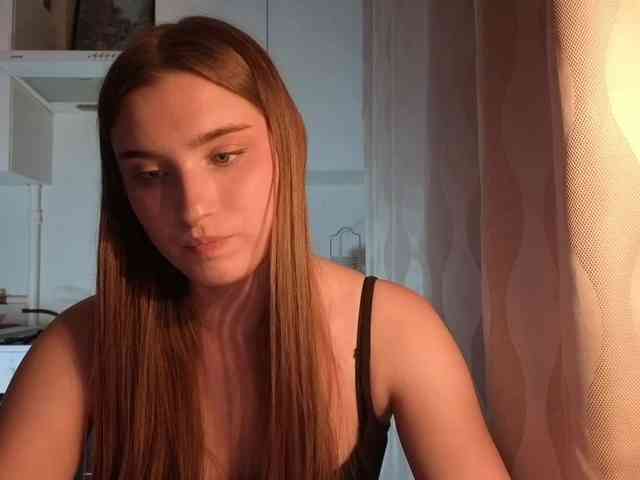 ChristiaPettet webcam