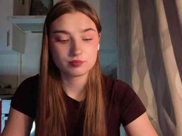 ChristiaPettet webcam