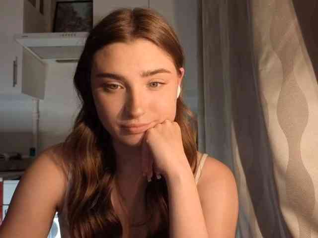ChristiaPettet webcam