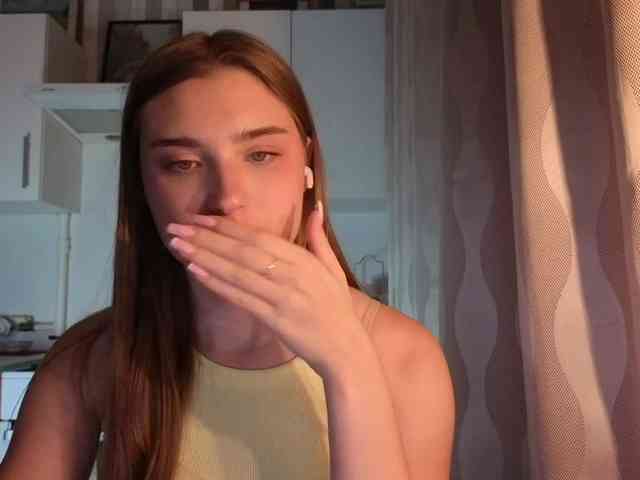 ChristiaPettet webcam