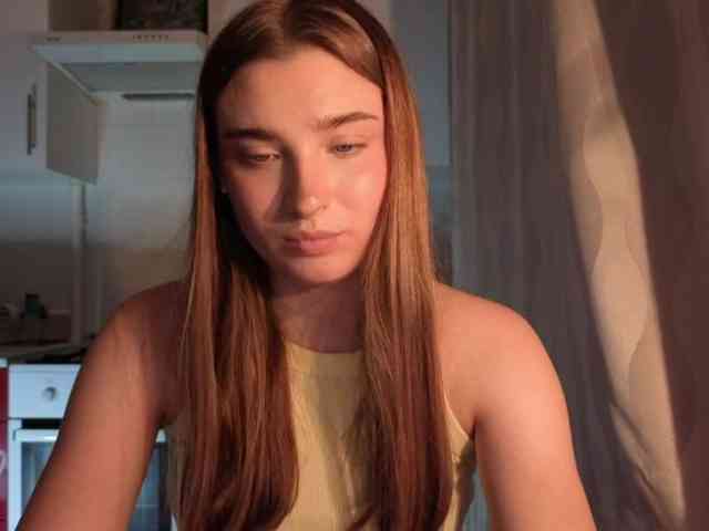 ChristiaPettet webcam