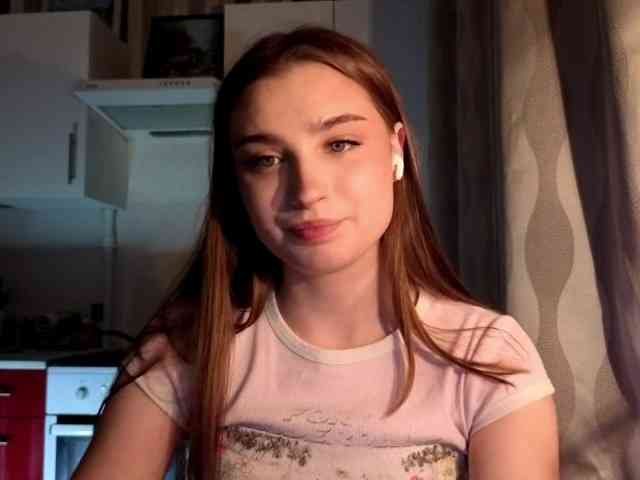 ChristiaPettet webcam