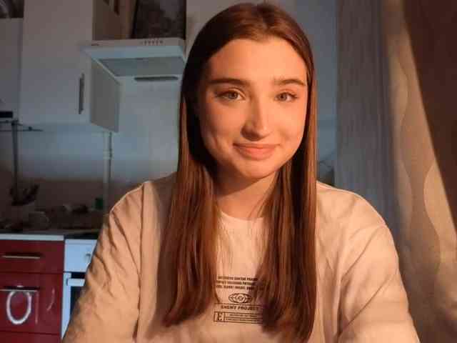 ChristiaPettet webcam