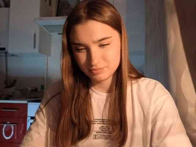 ChristiaPettet webcam