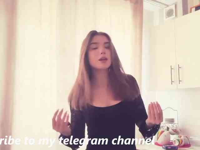 ChristiaPettet webcam