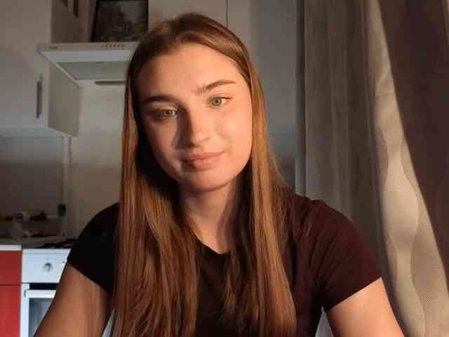 ChristiaPettet webcam