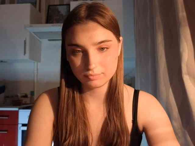 ChristiaPettet webcam