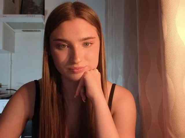 ChristiaPettet webcam