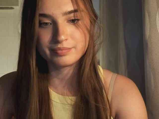 ChristiaPettet webcam